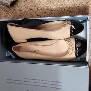Authentic Gently worn Prada flats; worn twice